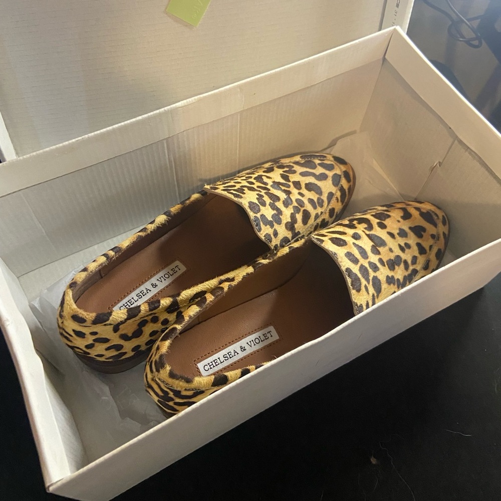Chelsea & Violet flats-leopard print size 6.5